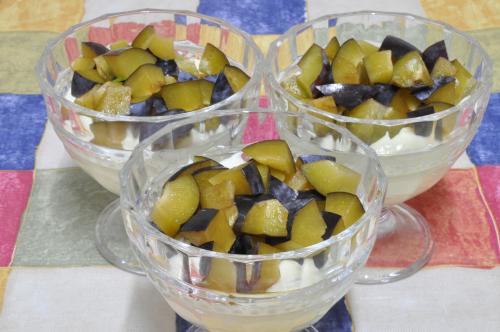 Jak uvařit tvarohový vanilkový krém s ovocem? Snadné recept, připravený za Do 30 minut